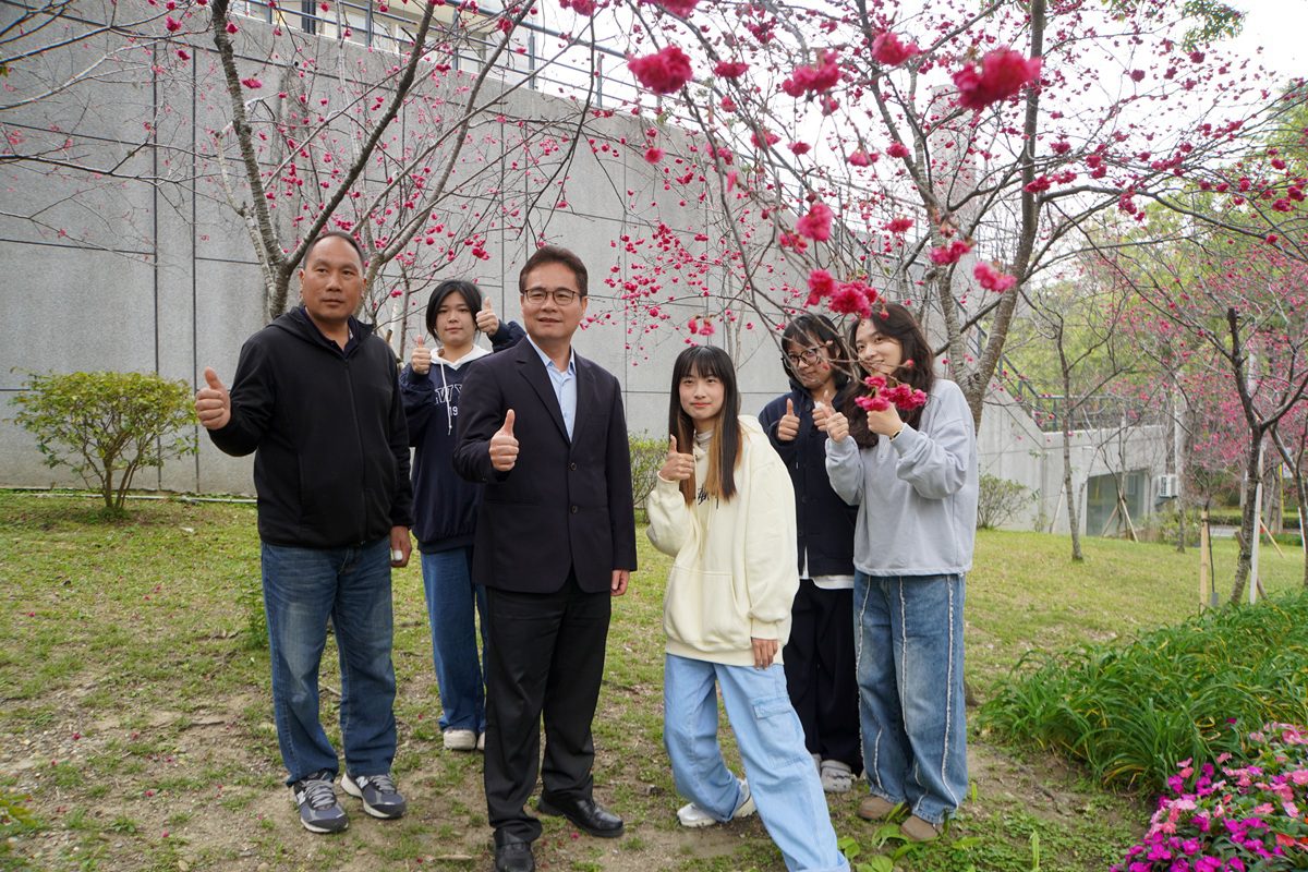 影音/大葉校園千棵櫻花爭妍鬥麗　迎接連假美景讓人目不暇給
