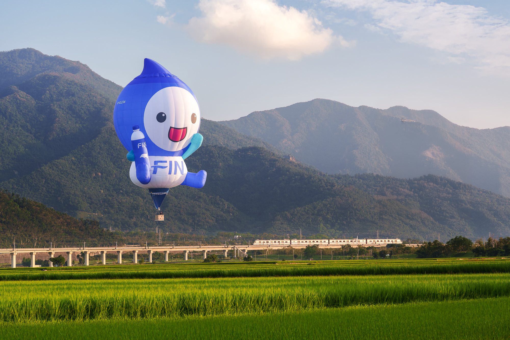 超萌黑松「FIN水寶」熱氣球  臺灣國際熱氣球嘉年華首登場